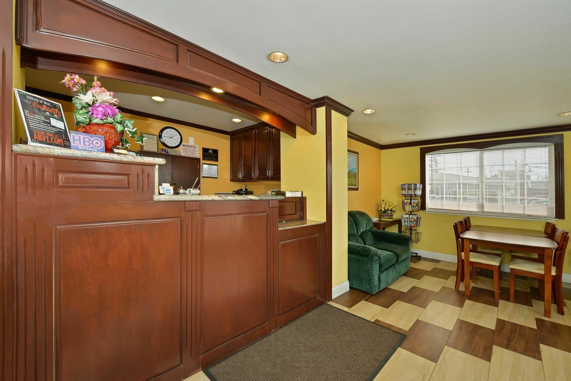 Americas Deluxe Inn- Marysville Exterior photo
